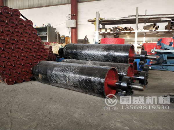 人字形防滑爬坡皮帶輸送機(jī) 人字形防滑爬坡皮帶輸送機(jī)