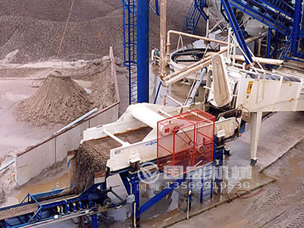 細(xì)沙脫水振動(dòng)篩施工現(xiàn)場 細(xì)沙脫水振動(dòng)篩施工現(xiàn)場