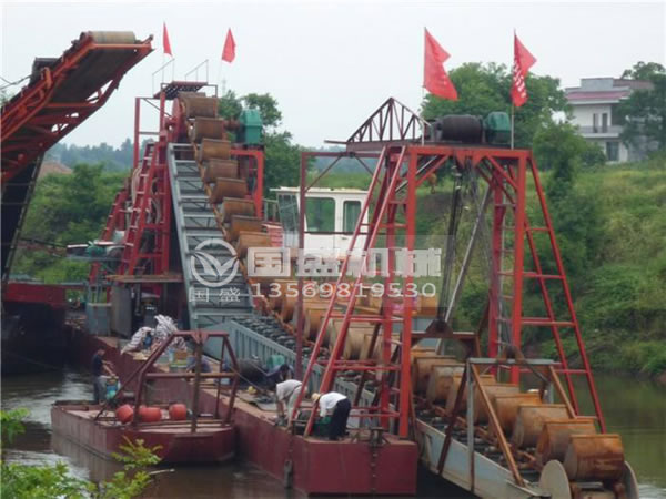 環(huán)鏈鋼斗式輸送機 環(huán)鏈鋼斗式輸送機